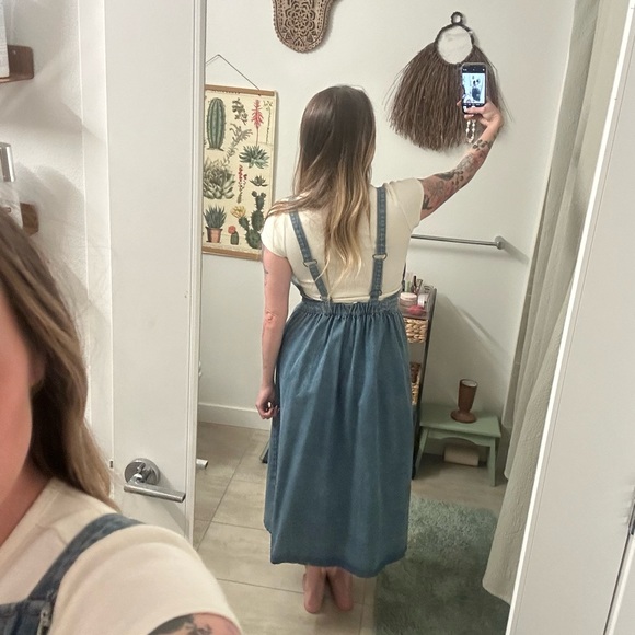 En crème midi Jean dress size small - Picture 2 of 5